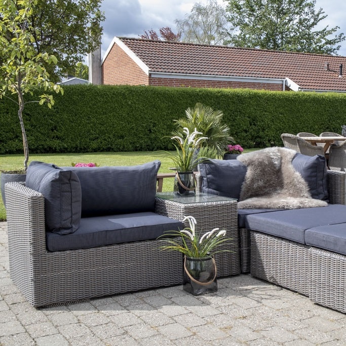 Rossi Lounge Sofasæt i Kubugrå Rattan & Mørkegrå Hynder fra House Nordic - Billede 3