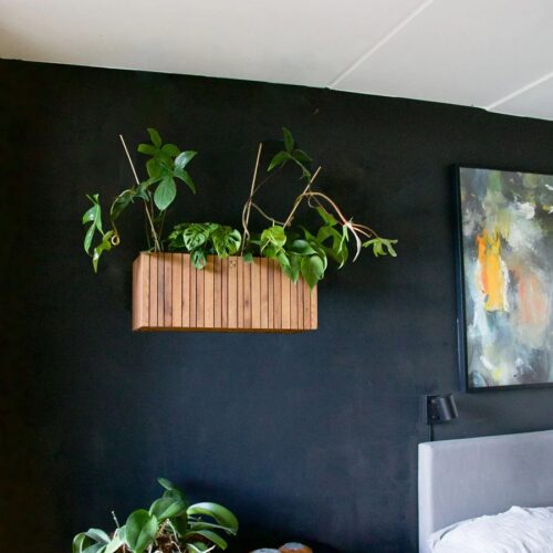 GrowWide Wall Plantekasse Inkl. Kroge fra SQUARELY i Mørk Olieret Egetræ | 60x22x24cm