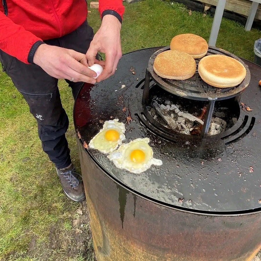 Bålgrill i 3mm Cortenstål med Kulstof Stegeflader fra Raw Garden | Ø74cm - Billede 3