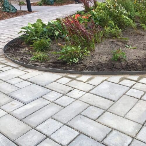 Kant afgrænsning i 3mm Cortenstål fra Raw Garden | H15cm