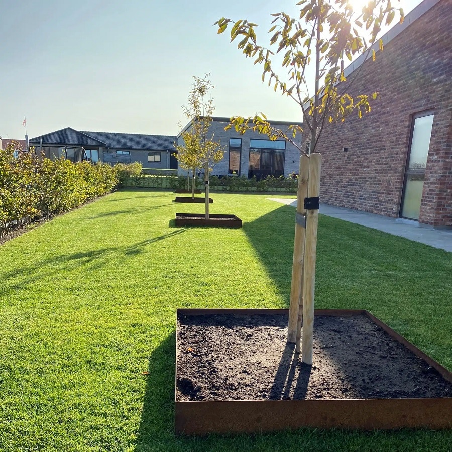 Firkantet højbed i 3mm Cortenstål fra Raw Garden | H30cm