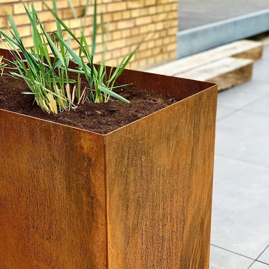 Firkantet højbed på Hjul i 3mm Cortenstål fra Raw Garden | H50cm - Billede 2