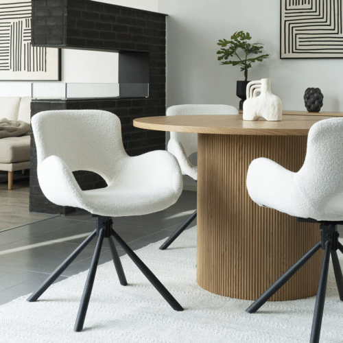 Amorim Spisebordsstole i Hvid bouclé med sort drejefod fra House Nordic