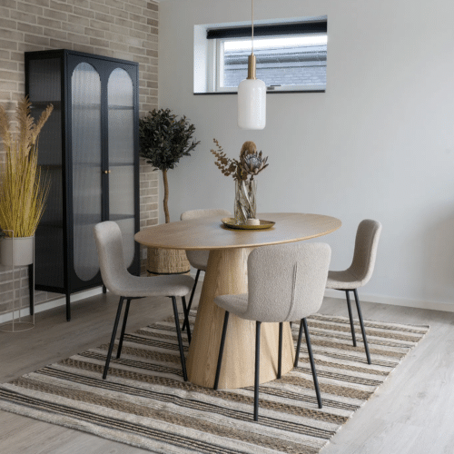 Halden Spisebordsstole i Beige bouclé med sorte stål ben fra House Nordic
