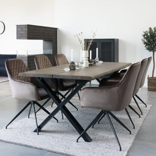 Harbo Spisebordsstol i Mushroom velour med sort drejefod fra House Nordic | 1stk.