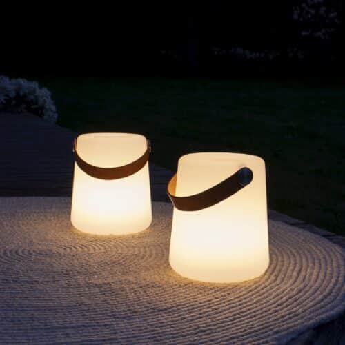 Bristol Genopladelig LED lampe med læderlook håndtag fra House Nordic | 17x17x21