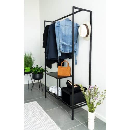 Vita garderobe med sort stel fra House Nordic | 170x101x38