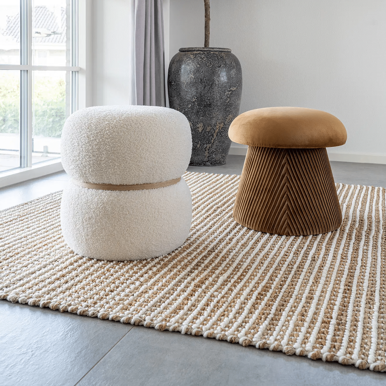 Hampton puf i Okker velour fra House Nordic | ø39x42 cm