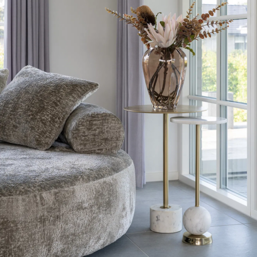 Salo Hjørnebord i Messing og marmor fra House Nordic | H54 Ø25,5 cm