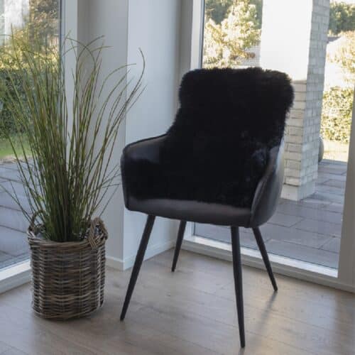 Lammeskind i ægte sort uld Fra House Nordic | 50x85 cm