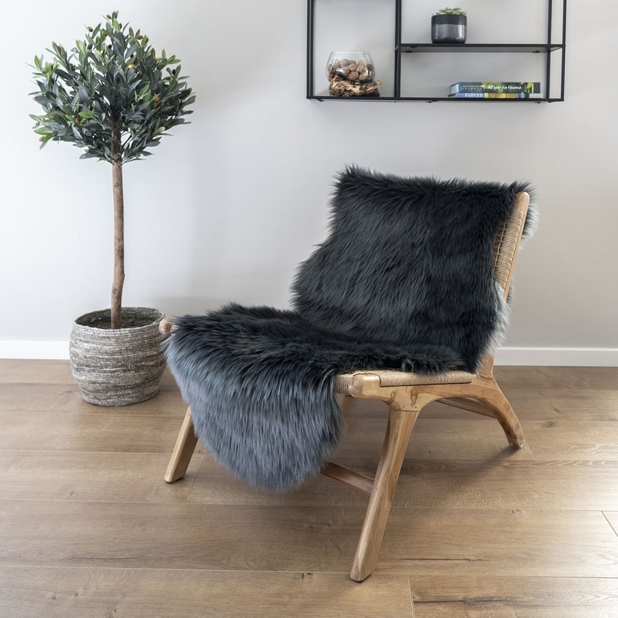 Lammeskind i imiteret grå polyester Fra House Nordic | 60x180