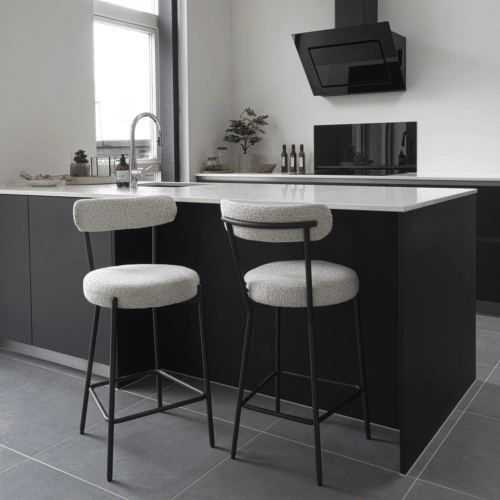 Badalona Counterstol/Barstol i Hvid Bouclé Fra House Nordic | 39x46x90 cm