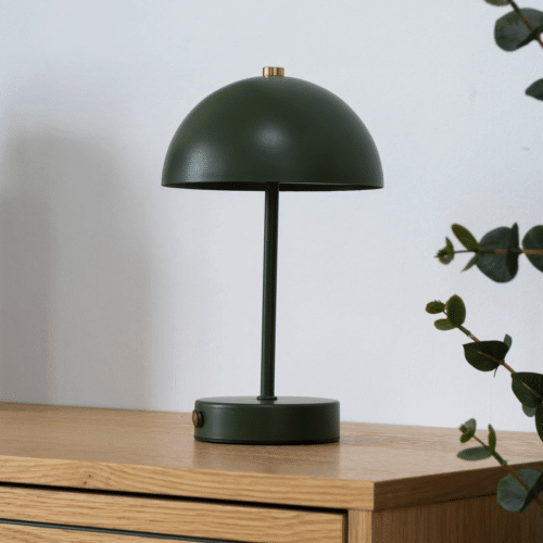 Holt LED Bordlampe i Grøn Fra House Nordic | Ø15 x H25 cm - Genopladelig