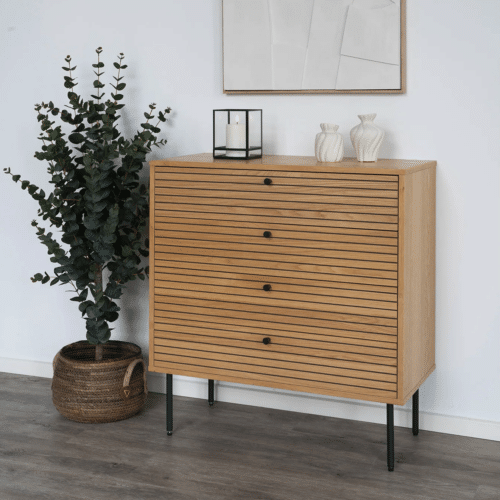 Kyoto Kommode i Natur Egefiner med Sorte Metalben Fra House Nordic | 4 skuffer 80x40x85 cm
