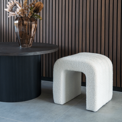Colma Puf i Hvid Bouclé Fra House Nordic | 41x36 cm