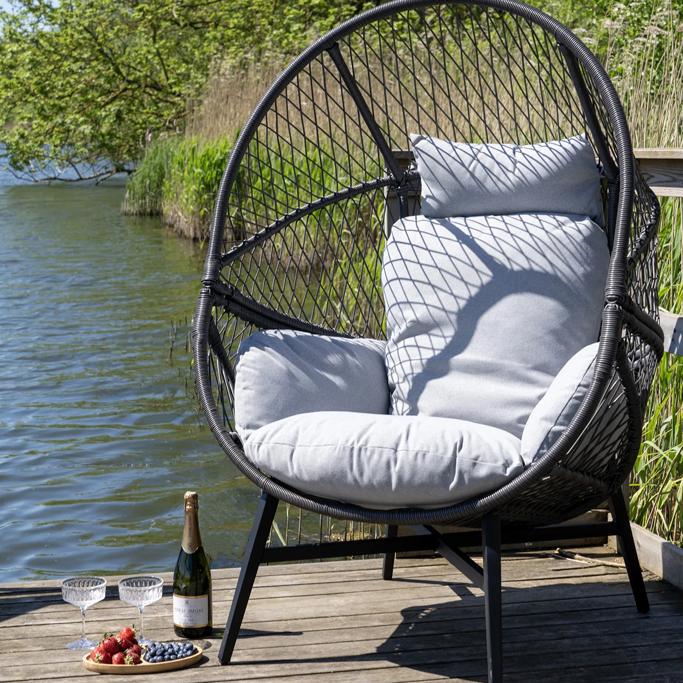 Rosario Loungestol i Polyrattan Fra House Nordic | Inklusiv hynder - 74x73x103 cm
