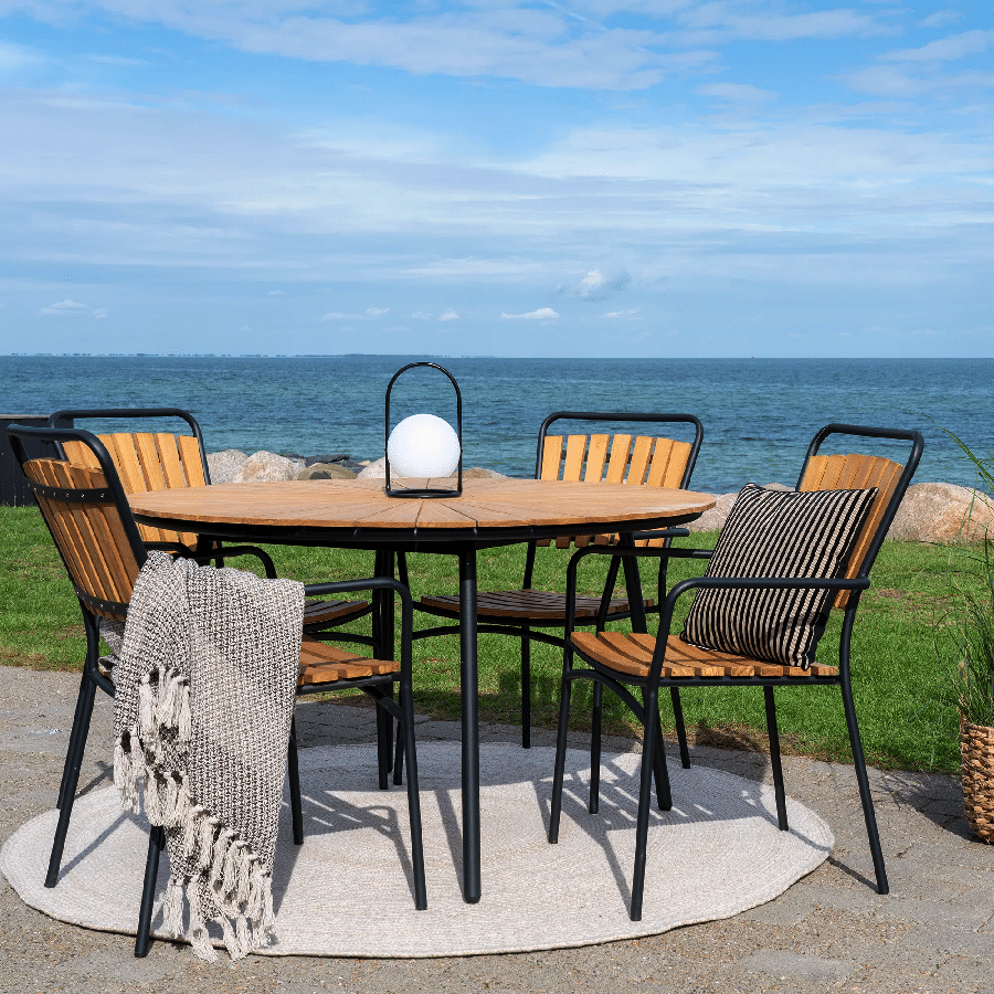 Cleveland Spisebord i Teak og 4 Cleveland Spisebordsstole i Teak Fra House Nordic