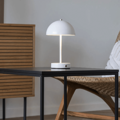Holt Genopladelig LED Bordlampe i Hvid Fra House Nordic | Metal - Ø15 x H25 cm