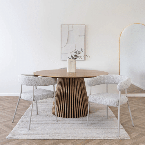 Trivio Spisebordsstol i Sandfarvet Bouclé med Grå Ben fra House Nordic | L56xB57,5xH77cm