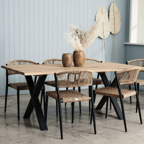 Curve Snedker Spisebord i Massiv Egetræ & Natur Olie fra House Of Sander | B: 95cm. L: 160-295cm. H: 3cm.