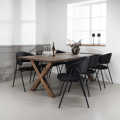Lina Spisebordsstol i Sort Imiteret Læder & Sort Stel fra House Of Sander | H78 x B53 x L60 cm