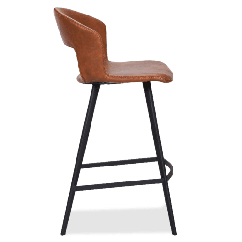 Tora Barstol i Cognac Imiteret Læder & Sort Stel fra House Of Sander | H90,5 x B53 x L53 cm