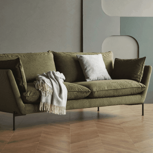 K261 3-Personers Sofa i Skum med tykt fiberlag & Sorte Metalben fra Kragelund / Scandinavian Upholstery | Flere Farver