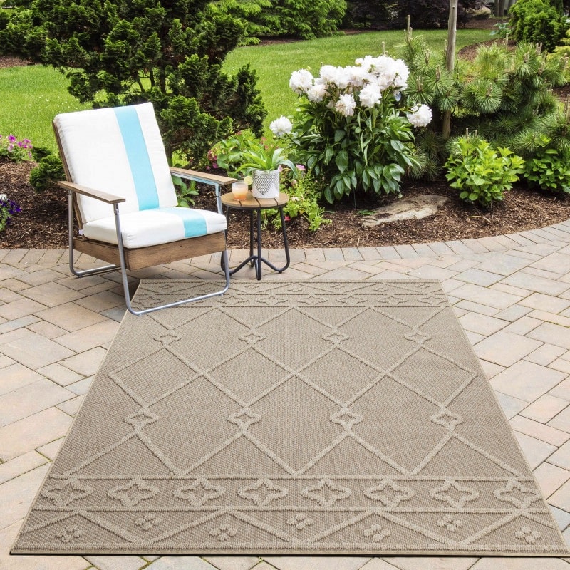 Jessica Indendørs/Udendørs Gulvtæppe i Beige med Simpelt Diamantmønster fra Rugs by Uniquebeds Home & Living | Flere Størrelser