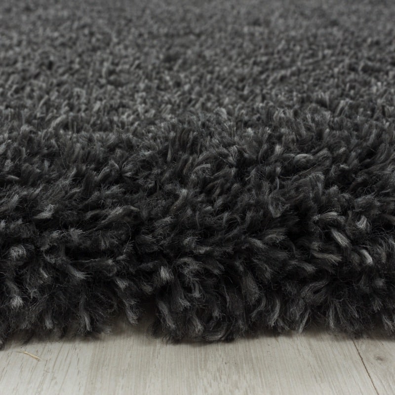Louisa Ensfarvet Gulvtæppe i Mørk Grå fra Rugs by Uniquebeds Home & Living | Flere Størrelser i Firkantet & Rund - Billede 5
