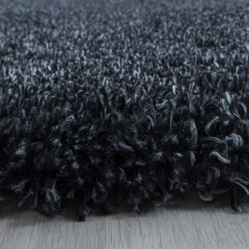 Louisa Ensfarvet Gulvtæppe i Sort fra Rugs by Uniquebeds Home & Living | Flere Størrelser i Firkantet & Rund - Billede 5