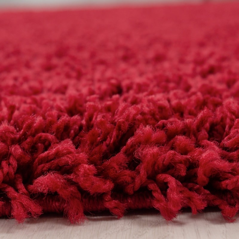Luna Ensfarvet Fluffy Gulvtæppe i Rød fra Rugs by Uniquebeds Home & Living | Flere Størrelser i Firkantet & Rund - Billede 5