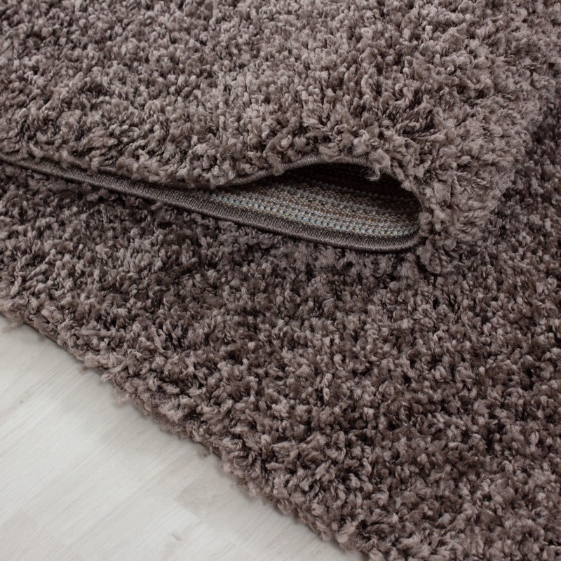 Luna Ensfarvet Fluffy Gulvtæppe i Taupe fra Rugs by Uniquebeds Home & Living | Flere Størrelser i Firkantet & Rund - Billede 6