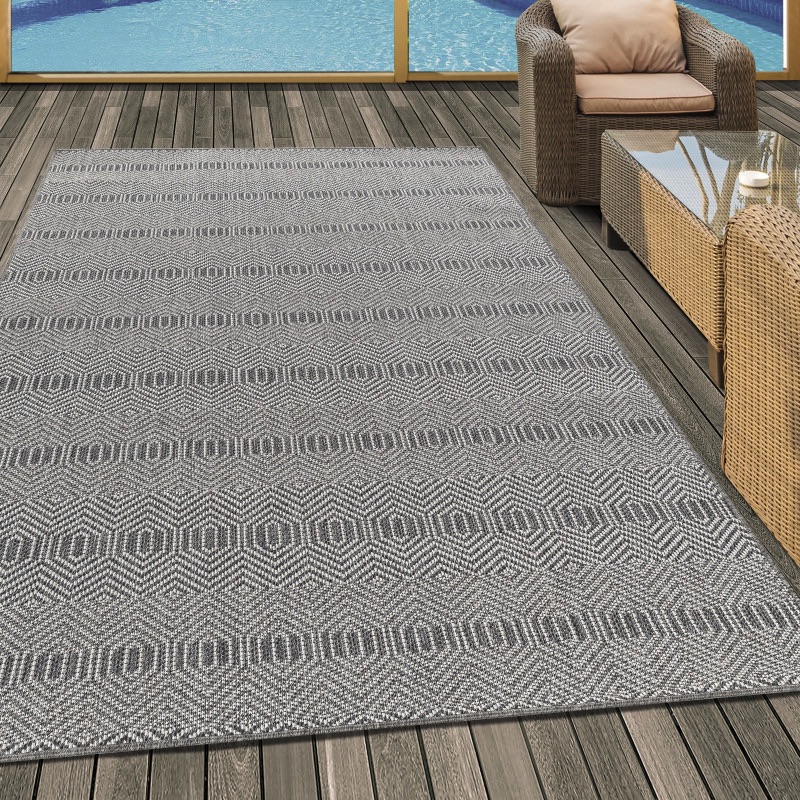 Mary Indendørs/Udendørs Gulvtæppe i Grå med Chevron- & Diamantmønster fra Rugs by Uniquebeds Home & Living | Flere Størrelser